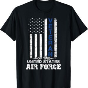 A black t-shirt with an american flag and the words " veteran of the united states air force ".